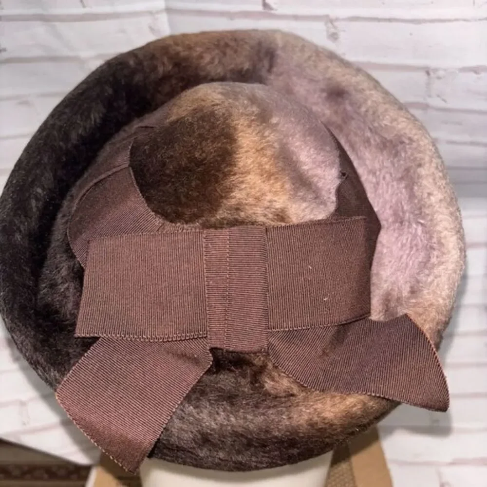 Brown Women's Fur hat with‎ ribbon, Vintage. 1940's to 50's Lisette